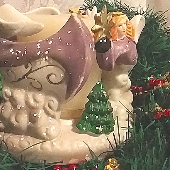 Angels in Flight Candleholder w/Candle - Picture 2 of 4